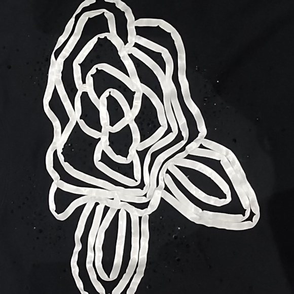 Woman's tshirt - Picture 2 of 5